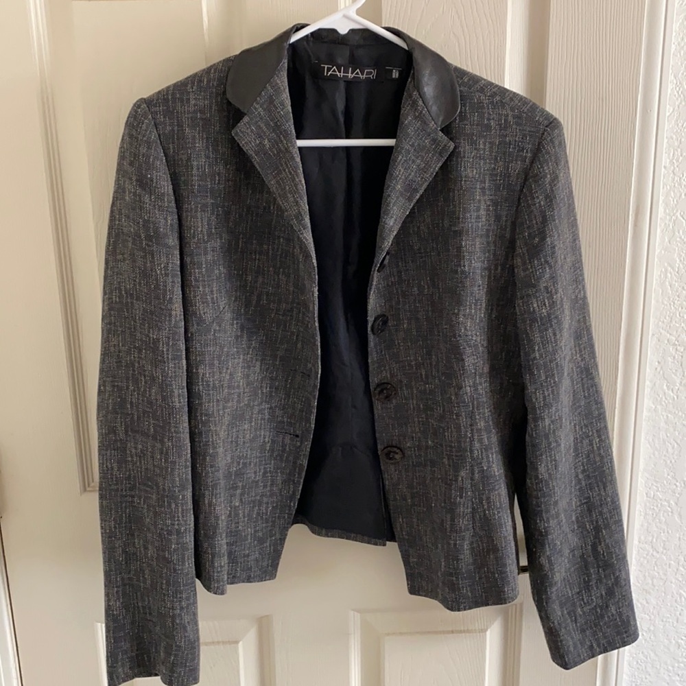 Tahari Gray button down blazer Size 10